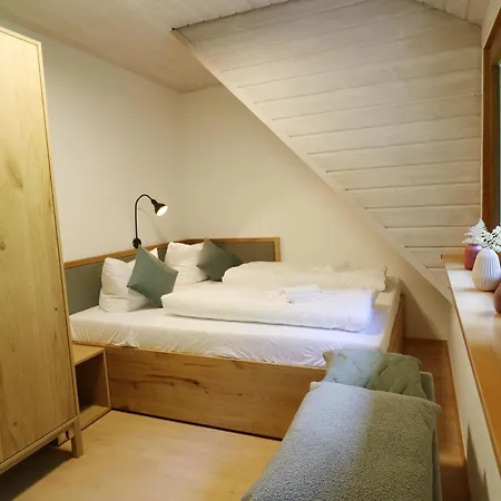 Tatil Evi Feriendomizil Am Roessleberg, *